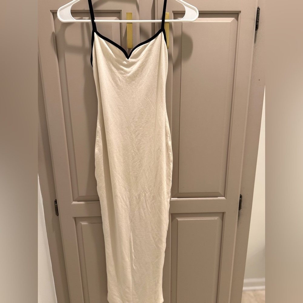 Oh Polly Carwen Modal Contrast-Trim Backless Midaxi Dress in Ivory XS - Picture 4 of 5
